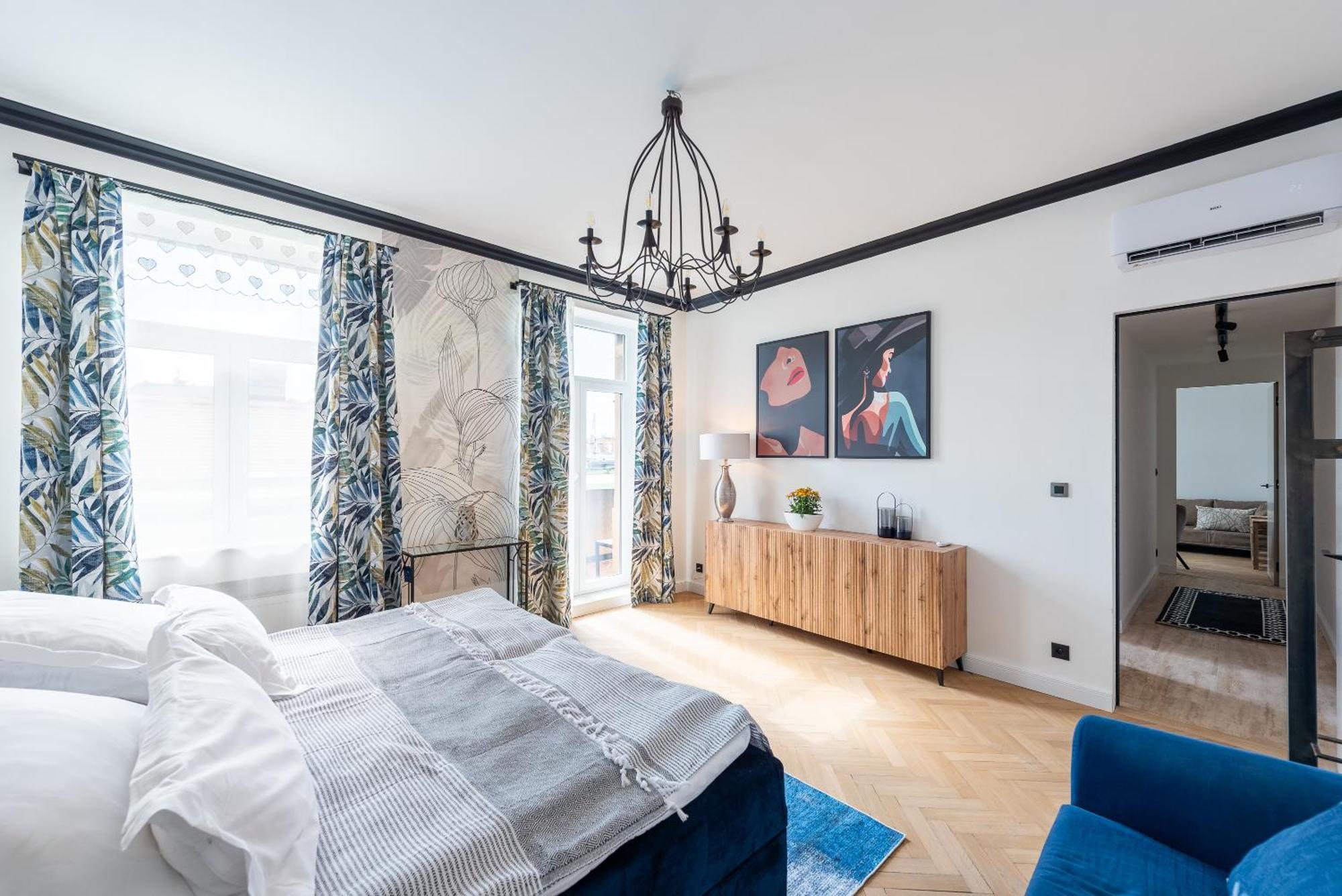 Luxury Apartment With A Balcony And A Terrace Прага Экстерьер фото